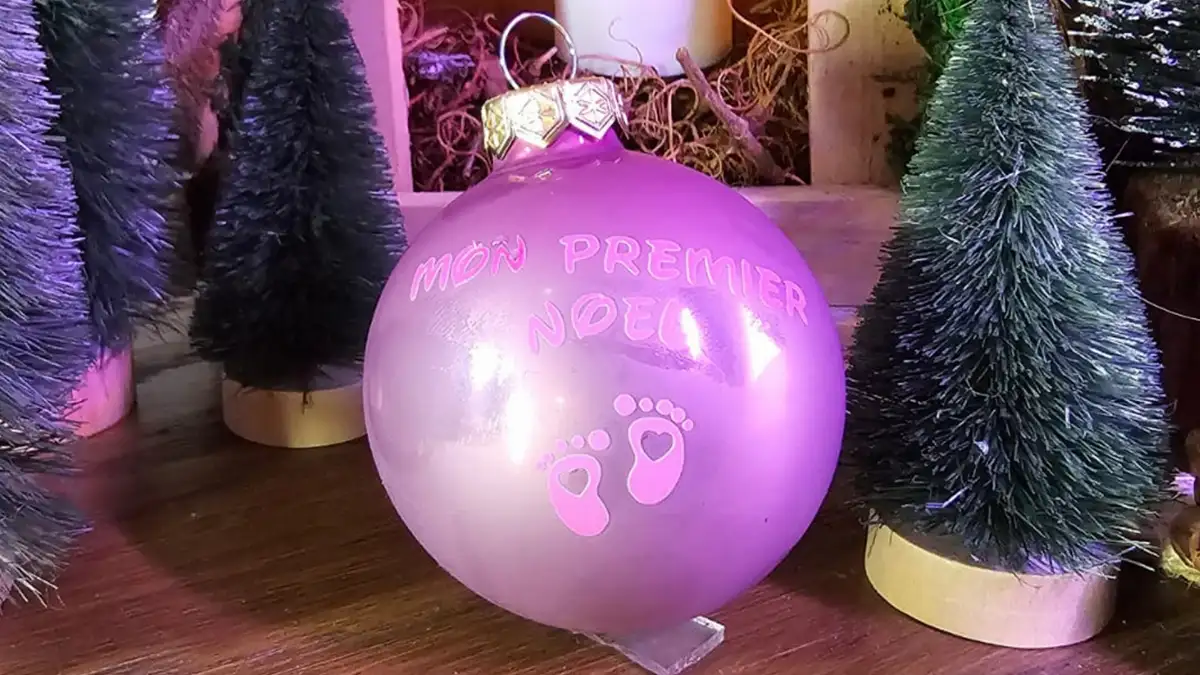 Boule rose 1er Noël